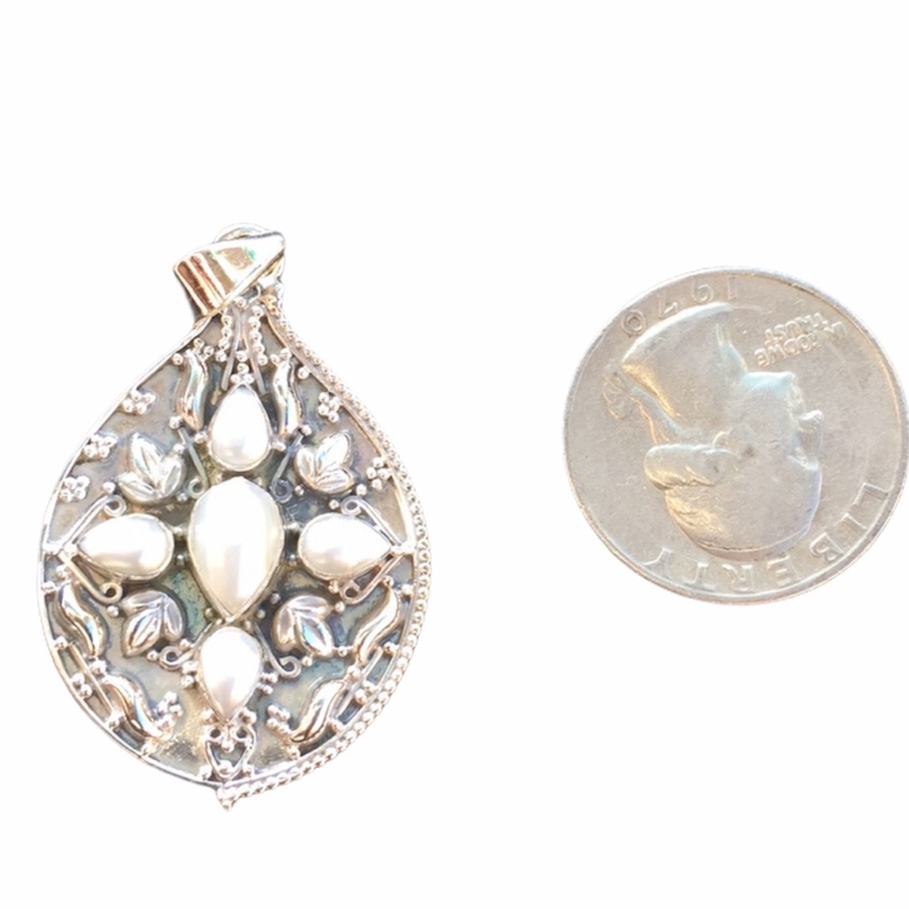 Sterling Silver Ladies Pendant Necklace